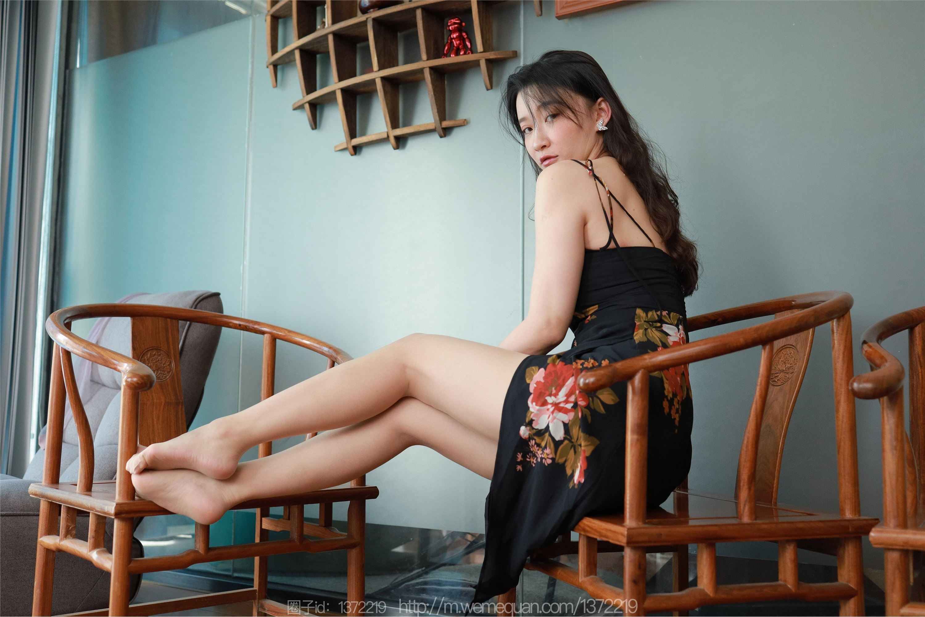 IESS异思趣向  2023.04.14 丝享家 1421 秋秋《花裙女人》